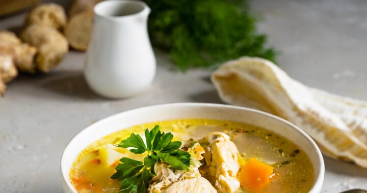 Receta fácil y deliciosa de caldo de pollo casero ¡Ideal para cualquier ocasión!