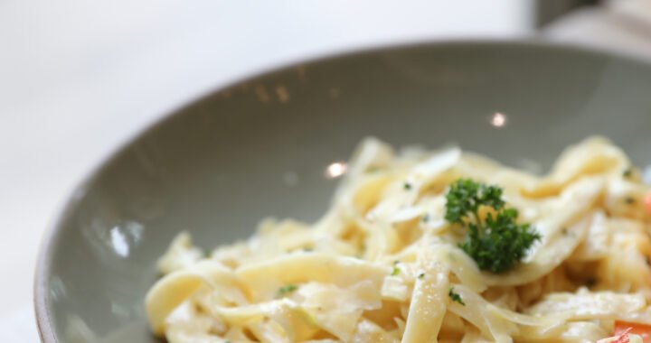 Receta fácil de pasta Alfredo: ¡delicioso plato italiano en minutos!