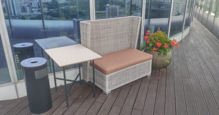 Ideas para decorar una terraza pequeña con muebles de sencillos: ¡Inspírate y crea tu oasis exterior!