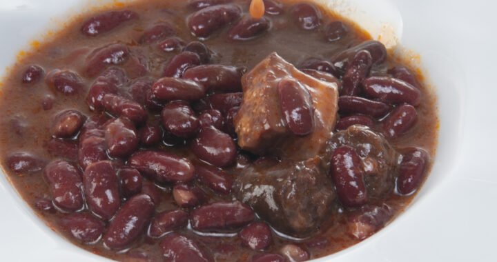 Frijoles Charros: Receta tradicional mexicana para disfrutar en casa
