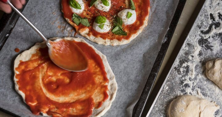 Receta fácil de masa para pizza casera: ¡sorprende a todos con tus habilidades culinarias!
