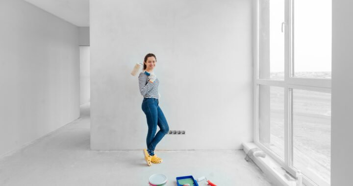 Cómo pintar un salón alargado: consejos y trucos para ampliar visualmente tu espacio