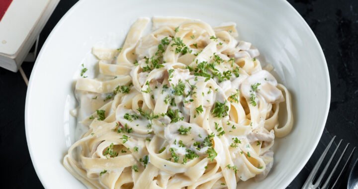 Fetuccini Alfredo: Receta fácil y deliciosa para preparar en casa