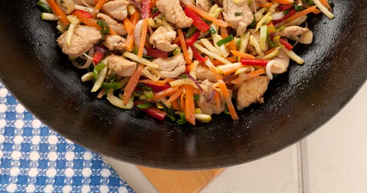 Receta fácil y deliciosa de pollo guisado para disfrutar en casa
