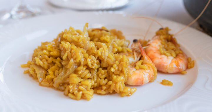 Receta tradicional de arroz a banda: ¡descubre cómo prepararlo paso a paso!
