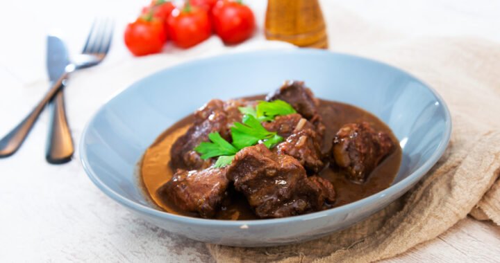 Carrillera al vino tinto: receta deliciosa y fácil de preparar