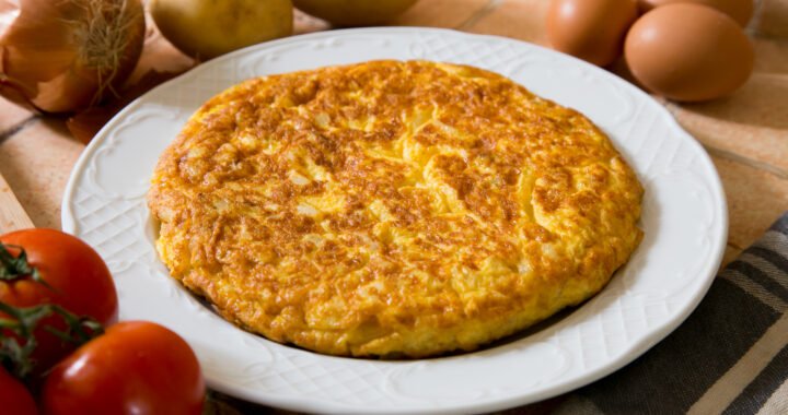 Receta tradicional de tortilla de patatas: ¡Aprende a prepararla paso a paso!