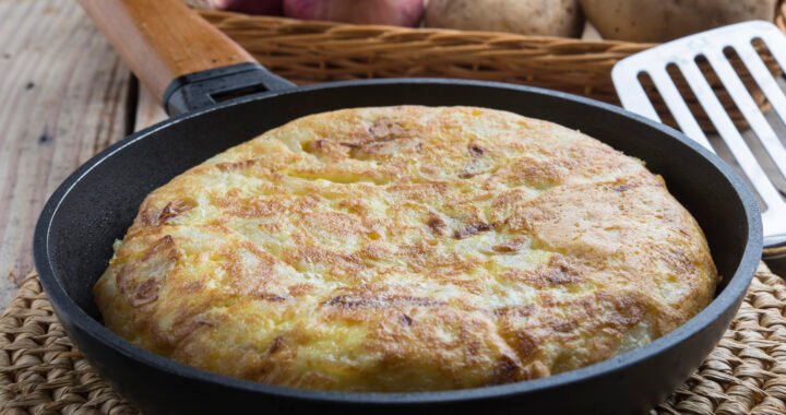 Receta fácil y deliciosa de tortilla española: ¡Aprende a prepararla en casa!
