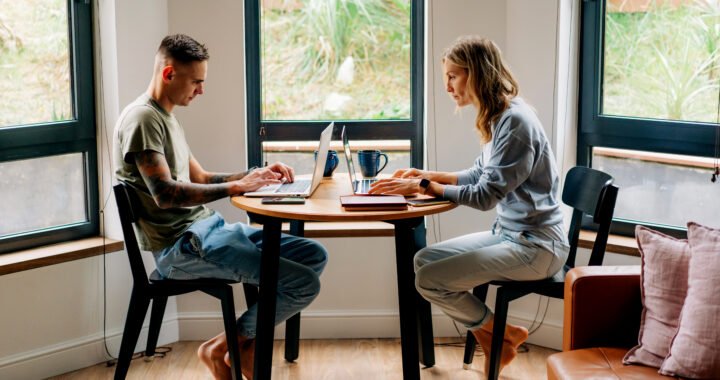 Despacho para dos en casa: cómo crear un espacio de trabajo compartido