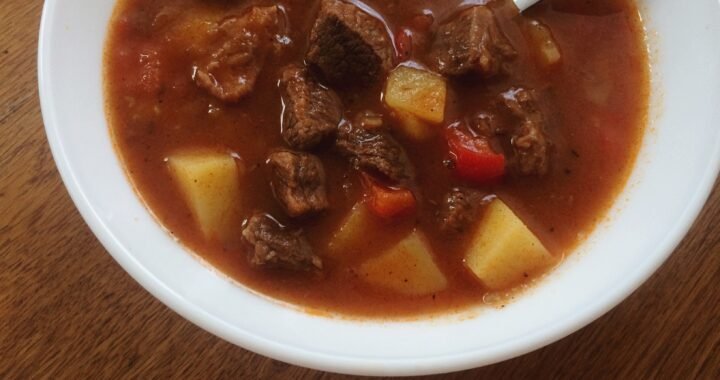 Receta fácil y deliciosa de guisado de ternera para disfrutar en casa
