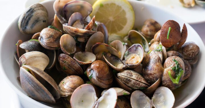 Receta de almejas a la marinera: ¡Delicioso plato de marisco para sorprender!