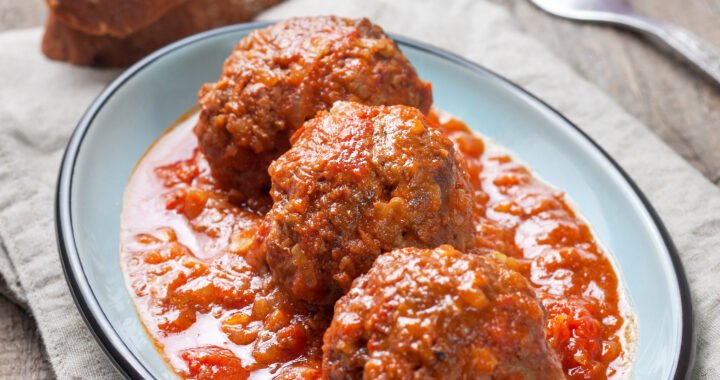 Receta tradicional: Albóndigas en salsa de la abuela para chuparse los dedos