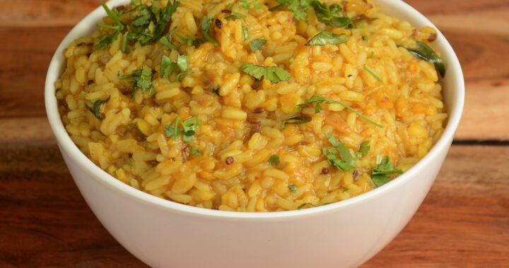 Receta fácil de Khichdi comida nacional de la india