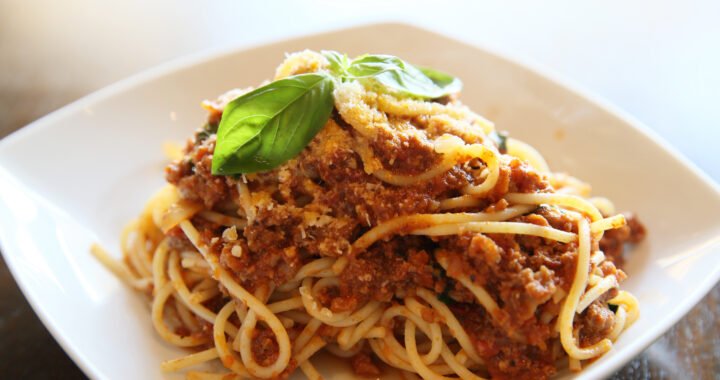 Receta de Spaghetti a la Boloñesa: ¡Disfruta de un plato clásico italiano en casa!