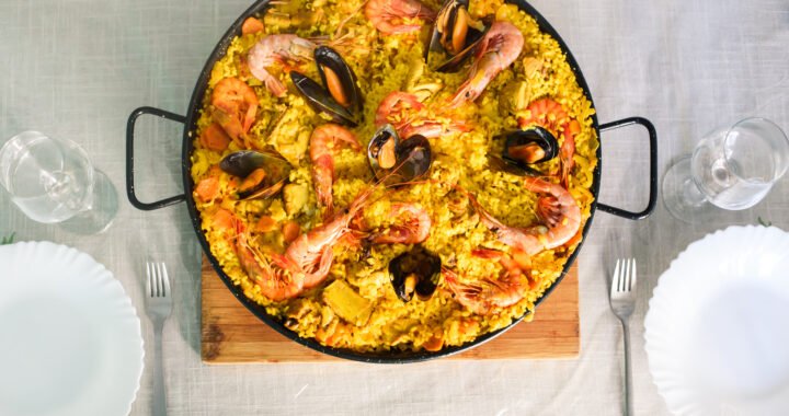 Receta de paella de marisco: ¡Descubre cómo prepararla paso a paso y disfruta de este delicioso platillo mediterráneo!