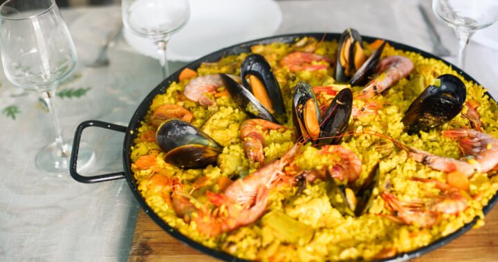 Deliciosa paella receta paso a paso: aprende a cocinarla como un auténtico chef